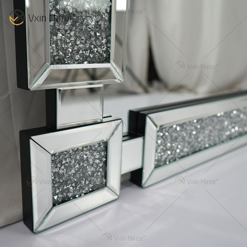 large living room mirror مرآة غرفة المعيشة الكبيرة