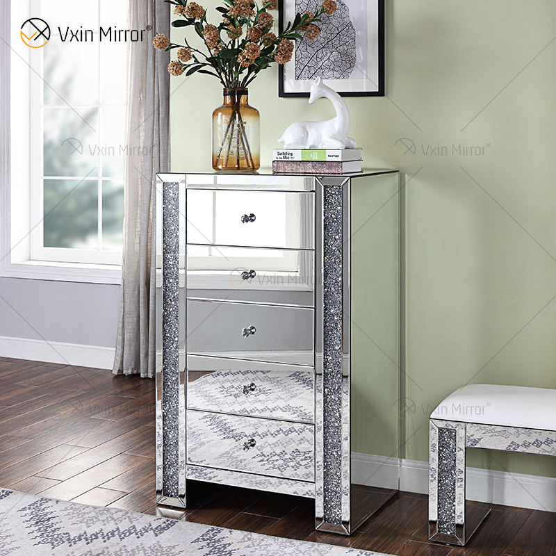 mirror and gold nightstand зеркало и золотая тумбочка