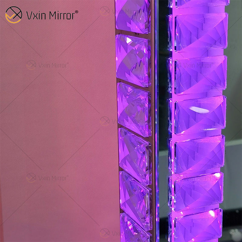 self lit mirror مرآة مضاءة الذات