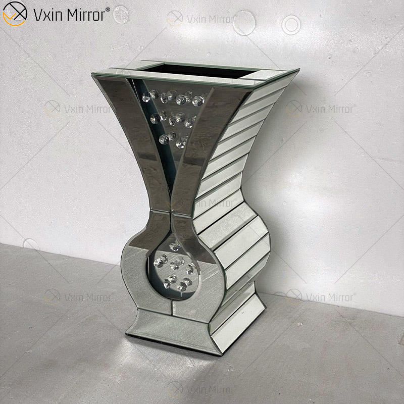 cut glass vases قطع المزهريات الزجاجية