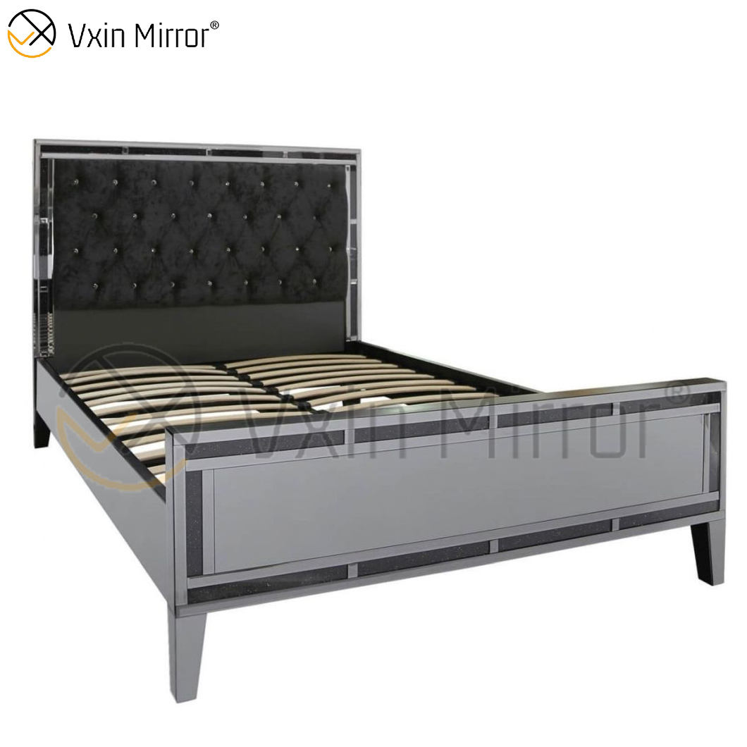 Bettrahmen mit Spiegeln